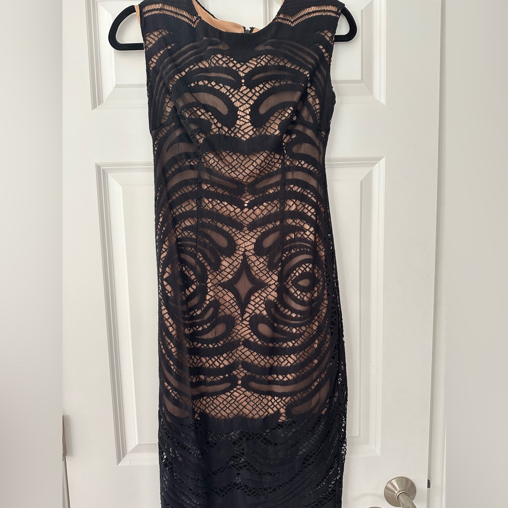 Alexia Admor Black Lace Midi Dress